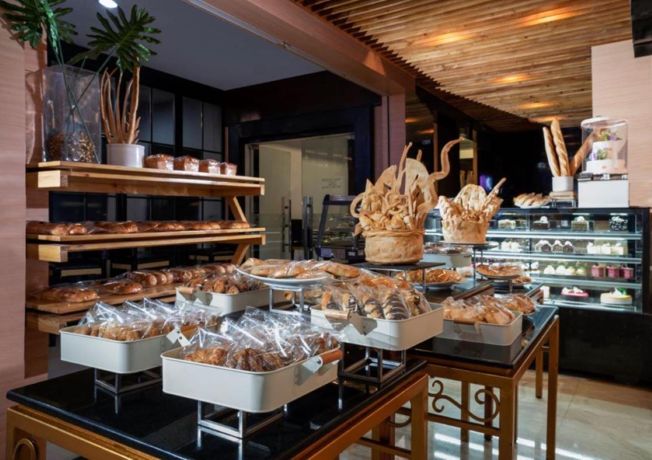 Hotel Ciputra Semarang Managed By Swiss-Belhotel International Eksteriør bilde